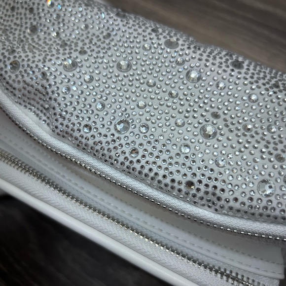 Steve Madden Plus Size White Cross Body/Fanny Pack w/ Coin Purse – NWOT - Picture 4 of 6